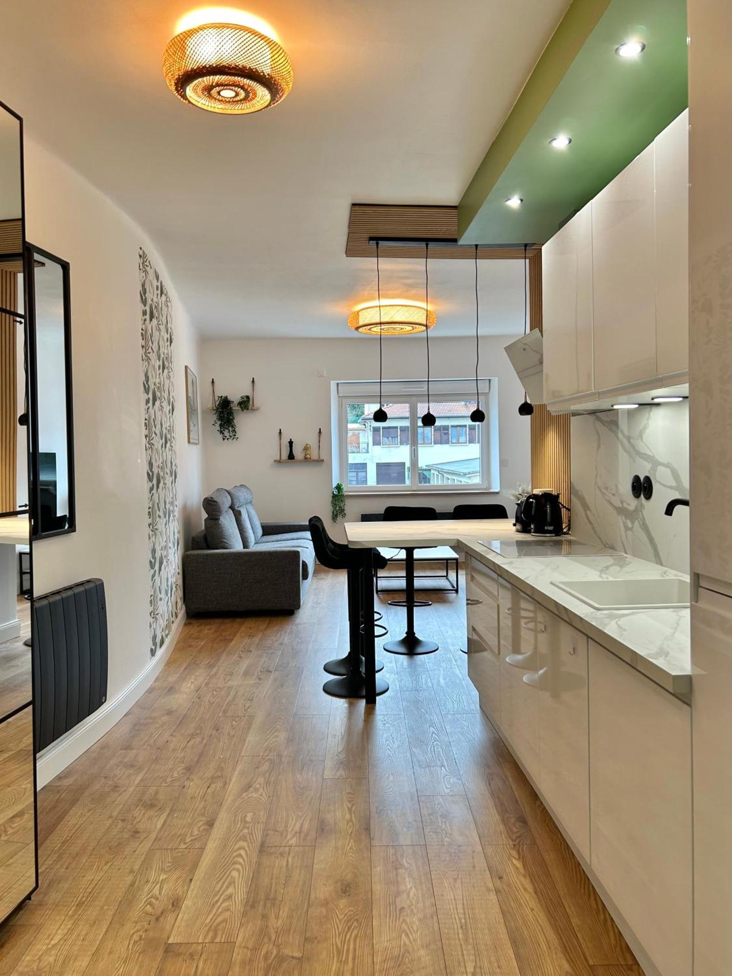 Le Chardon- 2chambres- Avec Stationnement Appartement *